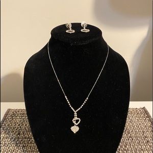 Silver tone necklace and earring set
